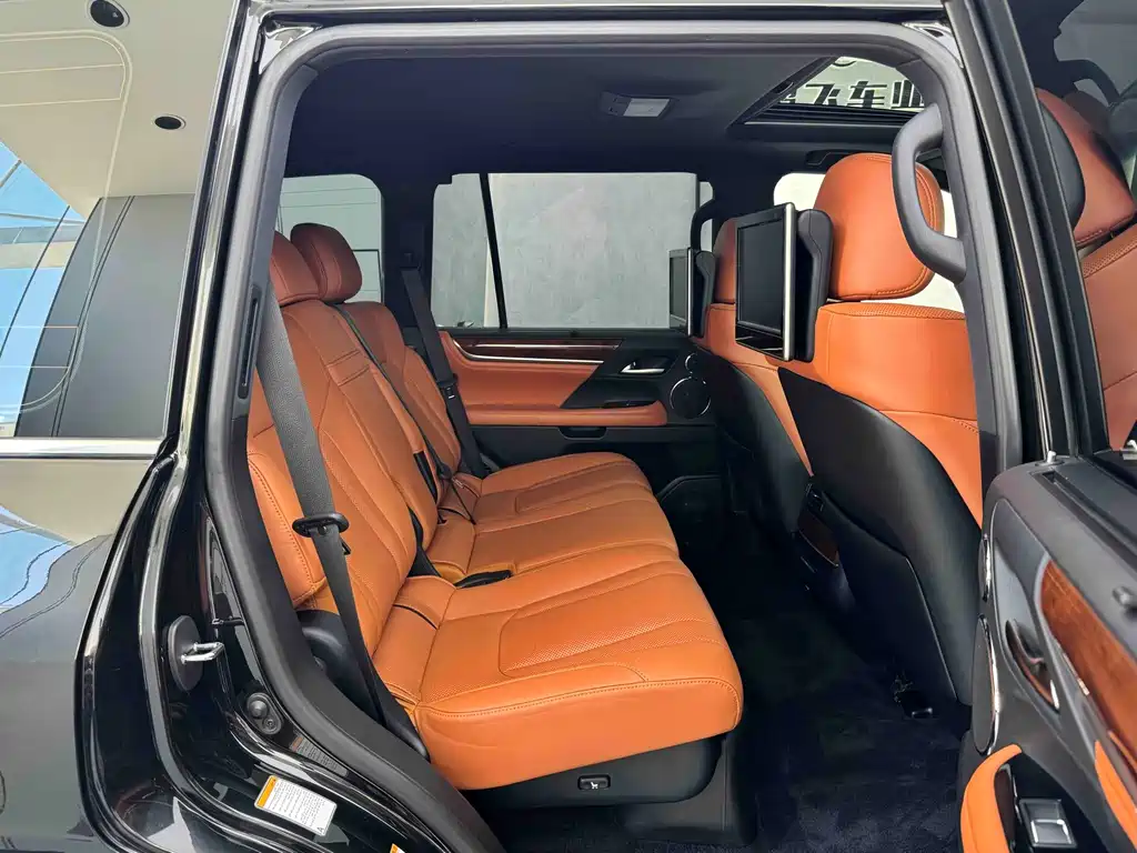 Lexus LX 2019 — фото 11
