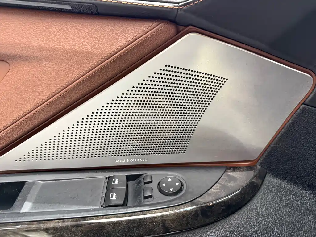 BMW 6 Series 2012 — фото 14