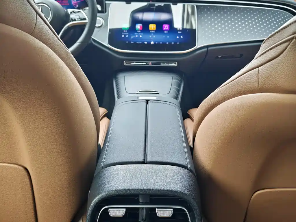 Mercedes-Benz E-Class 2025 — фото 24