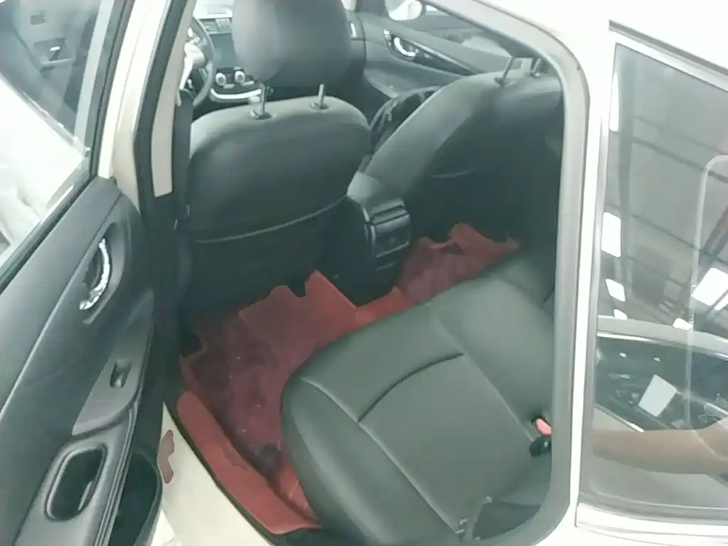 Nissan Tiida 2019 — фото 17