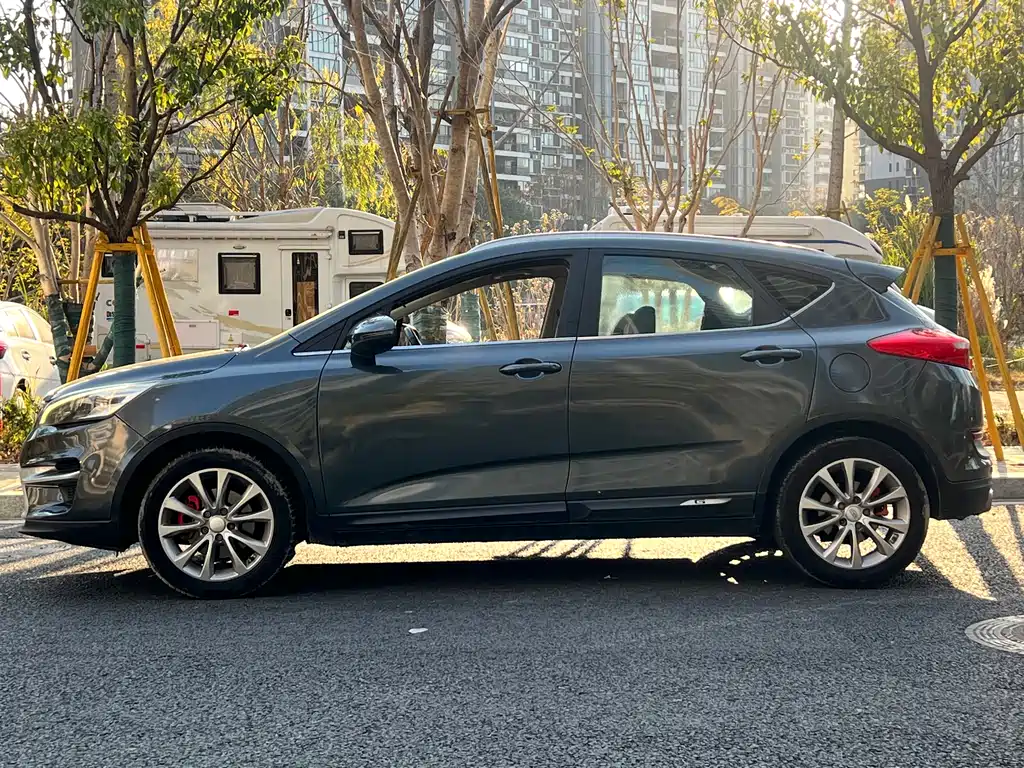 Geely Emgrand GS 2018 — фото 8