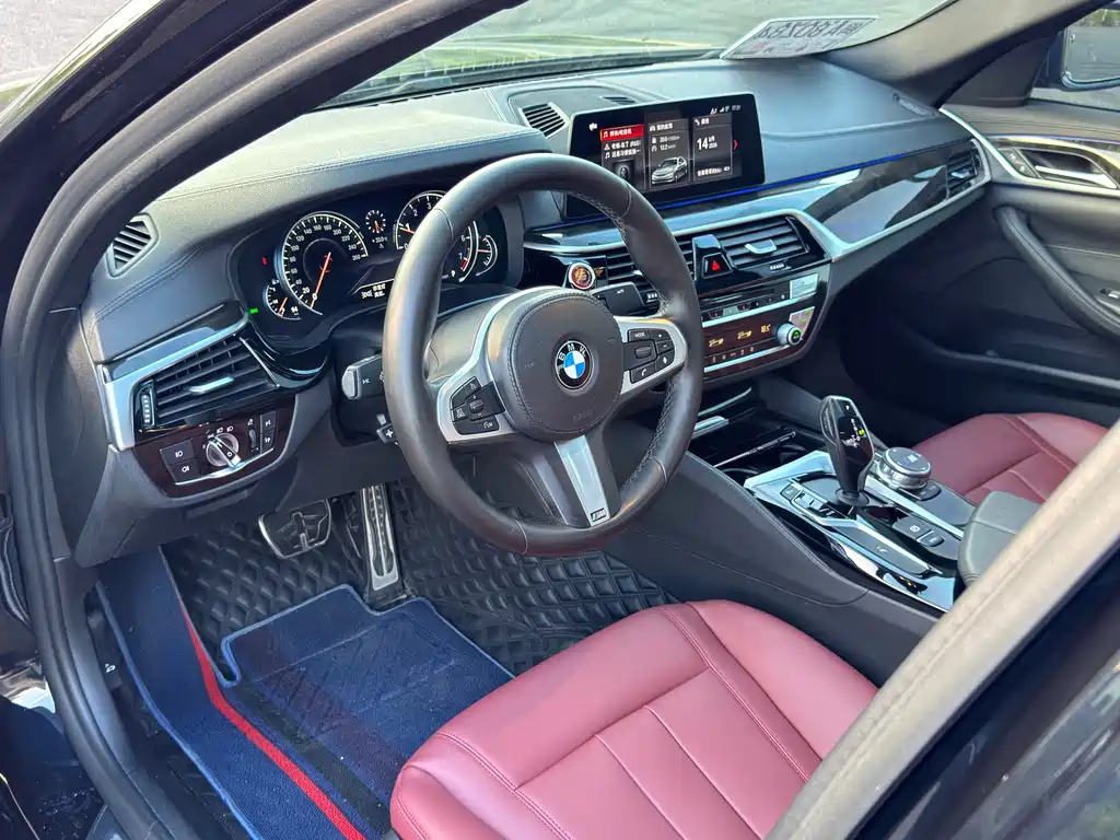 BMW 5 Series 2018 — фото 9