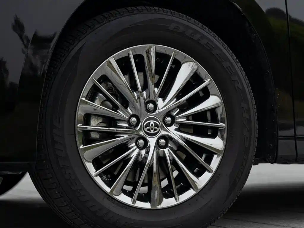 Toyota Alphard 2023 — фото 8