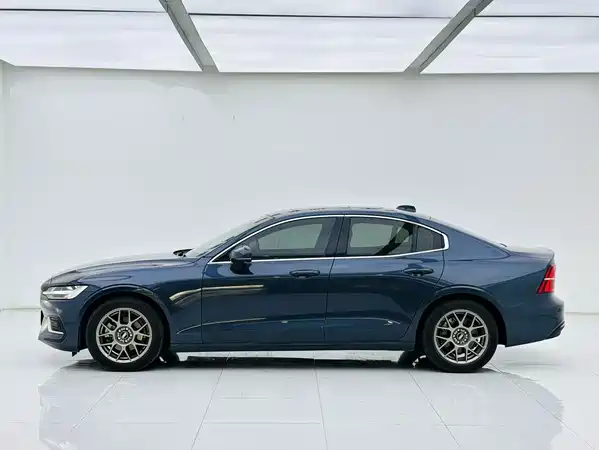 Volvo S60 2022