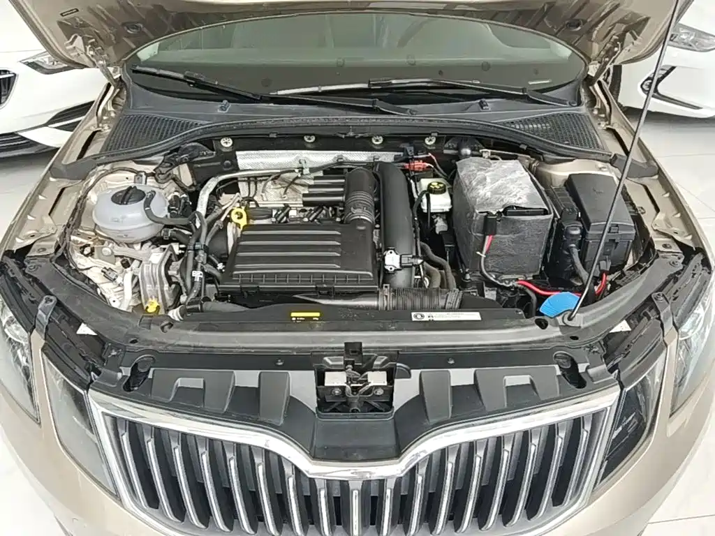 Skoda Octavia 2018 — фото 20