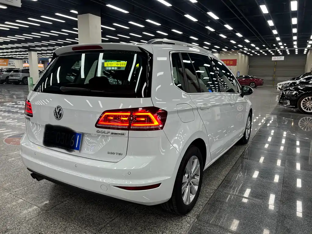 Volkswagen Golf Sportsvan 2017 — фото 15