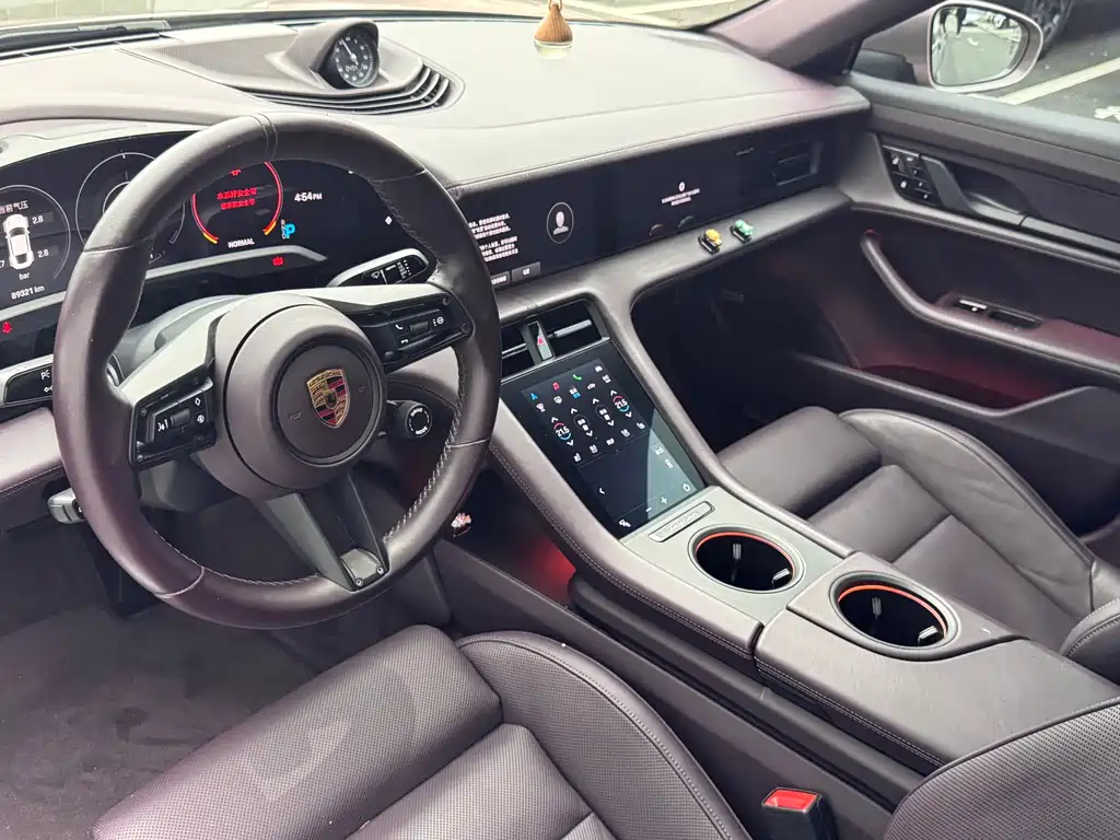 Porsche Taycan 2021 — фото 10