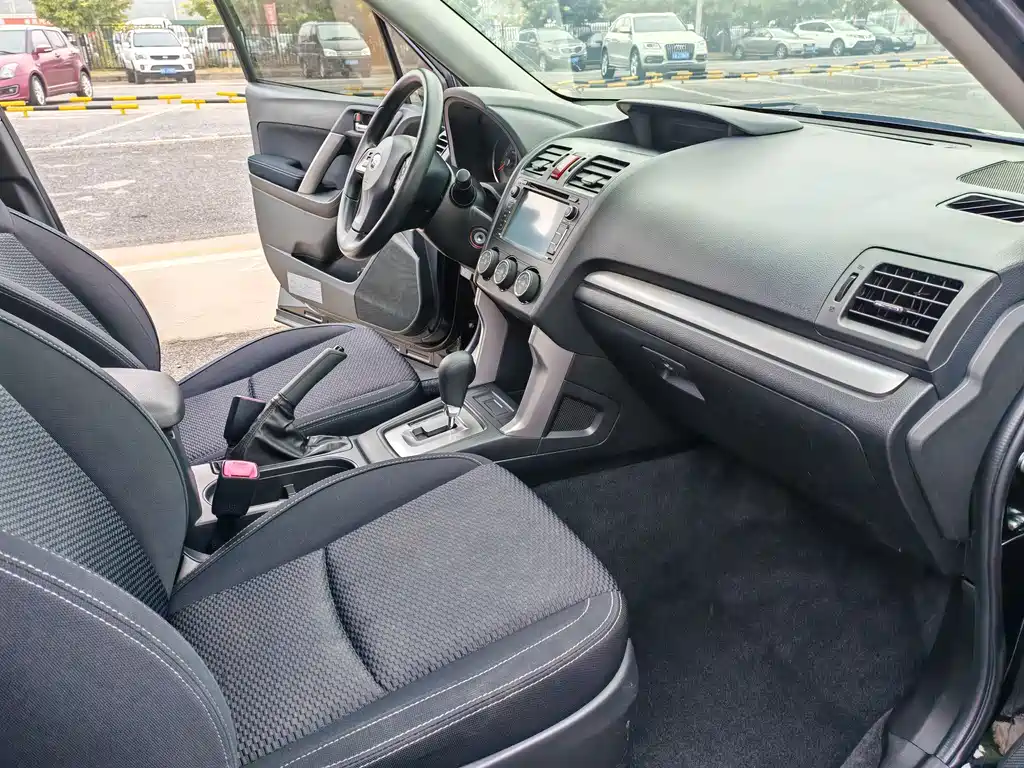 Subaru Forester 2014 — фото 11