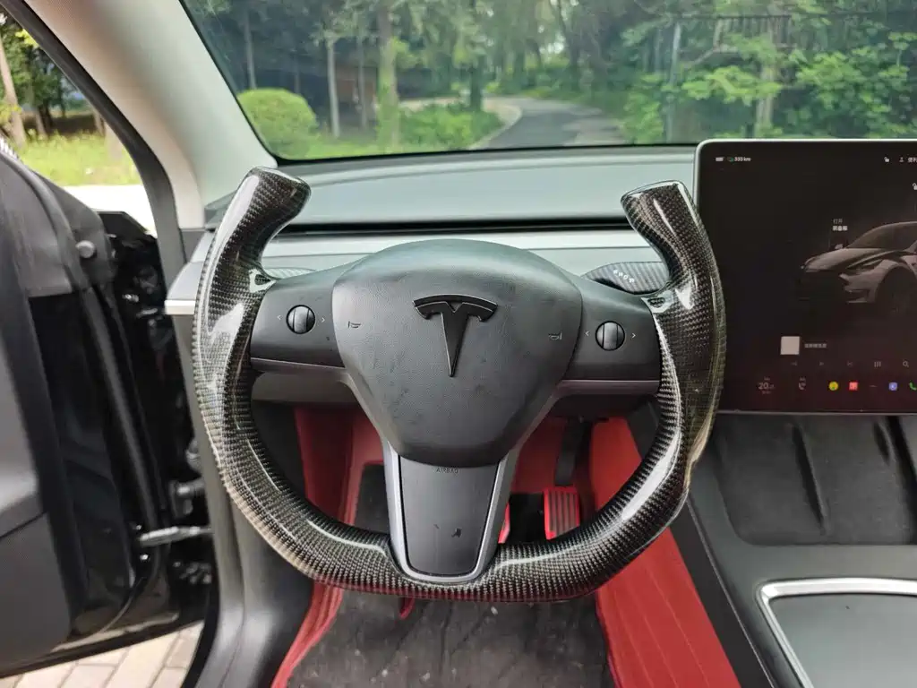 Tesla Model Y 2023 — фото 12