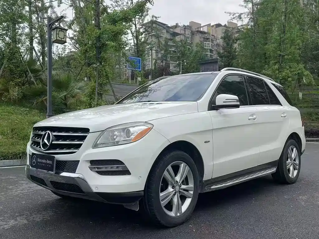 Mercedes-Benz M-Class 2012 — фото 1