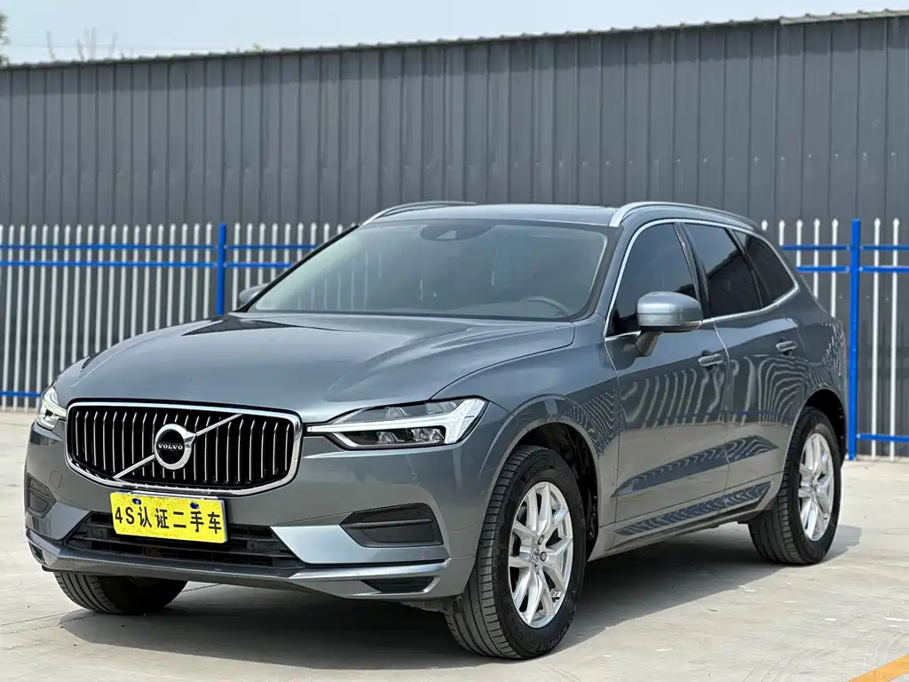 Volvo XC60 2018 — фото 1