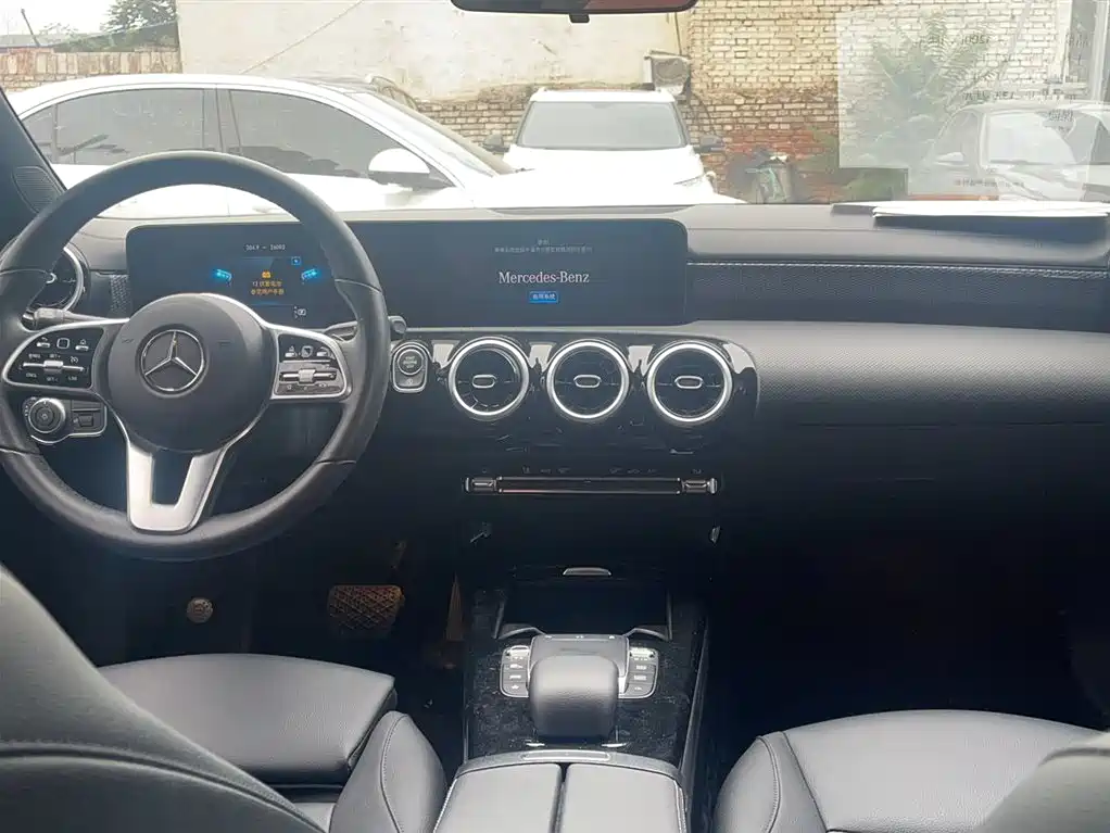 Mercedes-Benz A-Class 2023 — фото 15