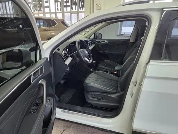 Volkswagen Tiguan L 2023