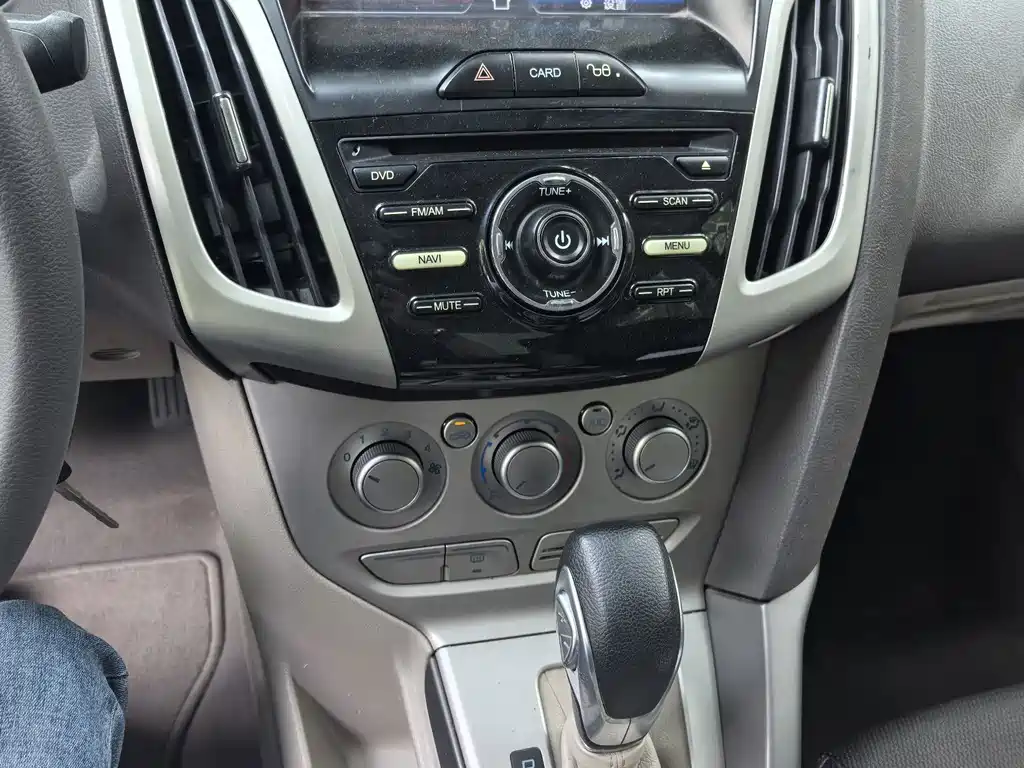 Ford Focus 2013 — фото 10