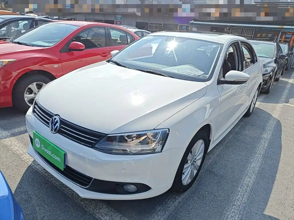 Volkswagen Sagitar 2015