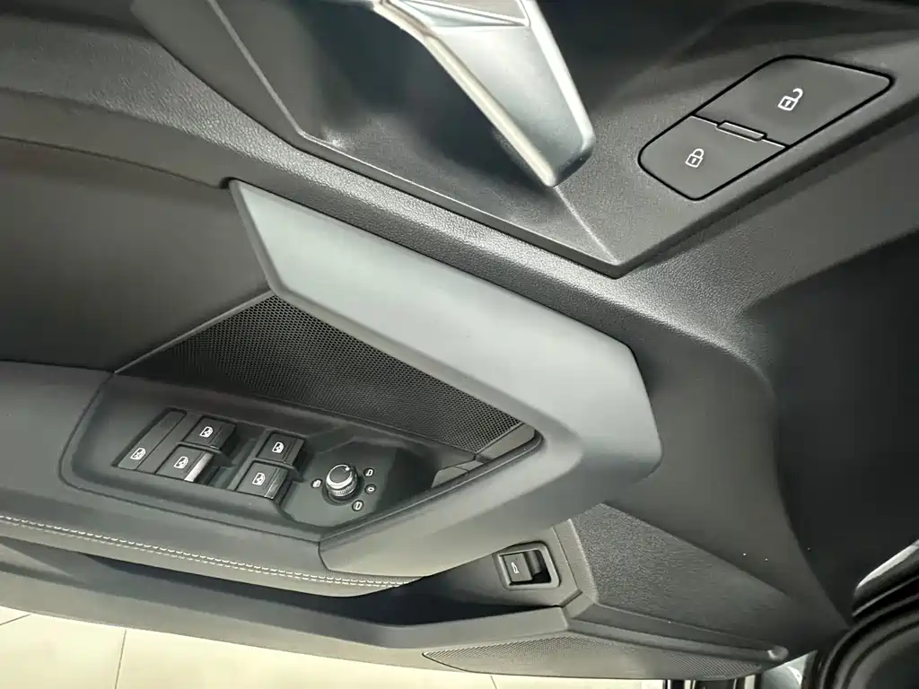 Audi A3 2022 — фото 12