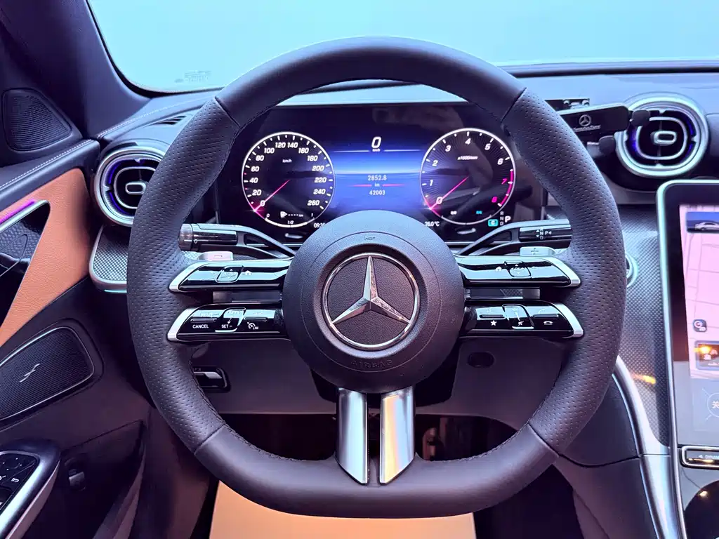 Mercedes-Benz C-Class 2023 — фото 11