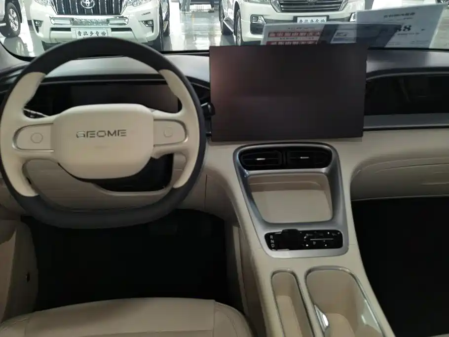 Geely Galaxy Starwish 2025 — фото 12