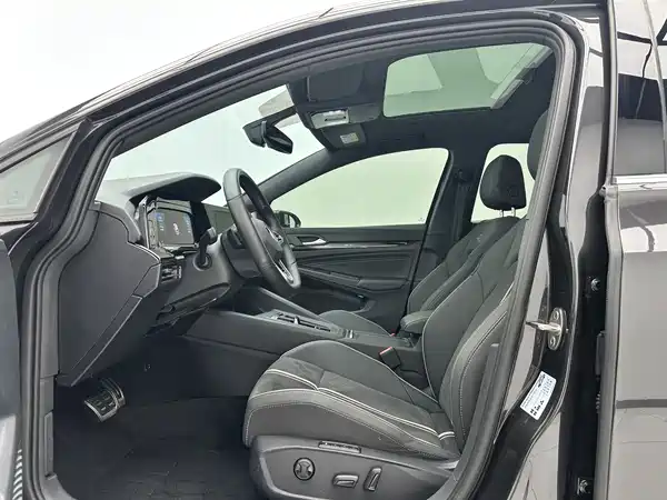 Volkswagen Golf 2023