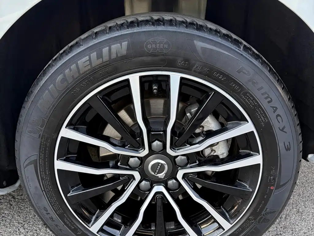 Volvo V40 2019 — фото 14