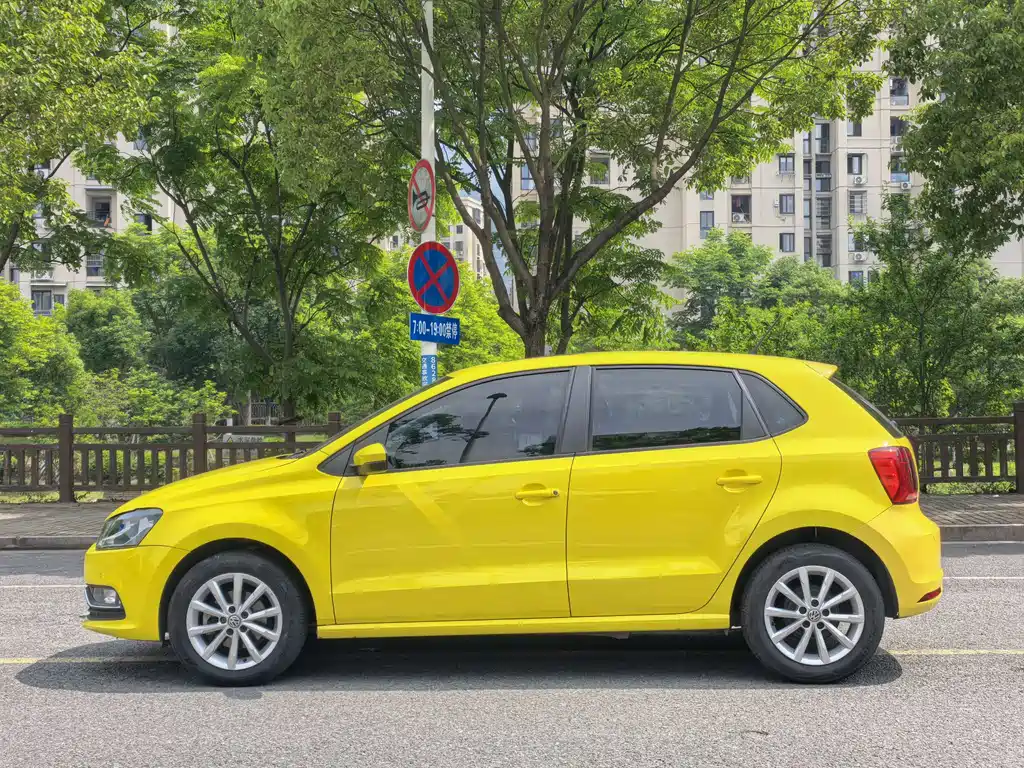 Volkswagen Polo 2015 — фото 12
