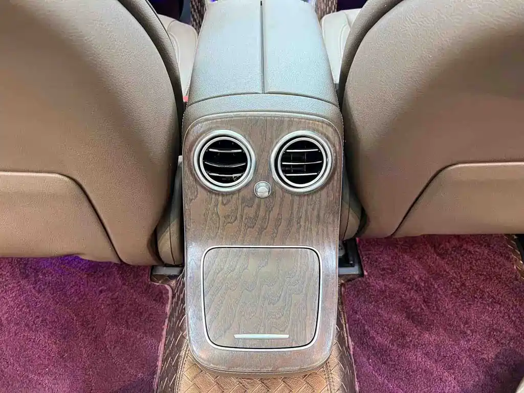 Mercedes-Benz E-Class 2020 — фото 12