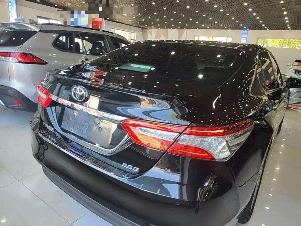 Toyota Camry 2019 — фото 6