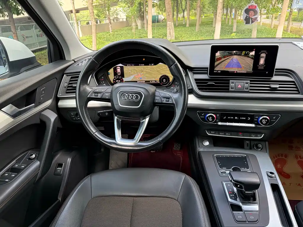 Audi Q5L 2018 — фото 11