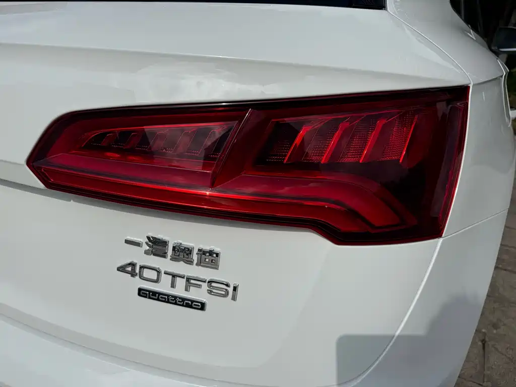 Audi Q5L 2018 — фото 24