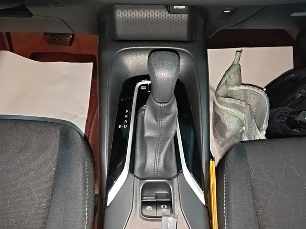 Toyota Corolla 2023 — фото 14