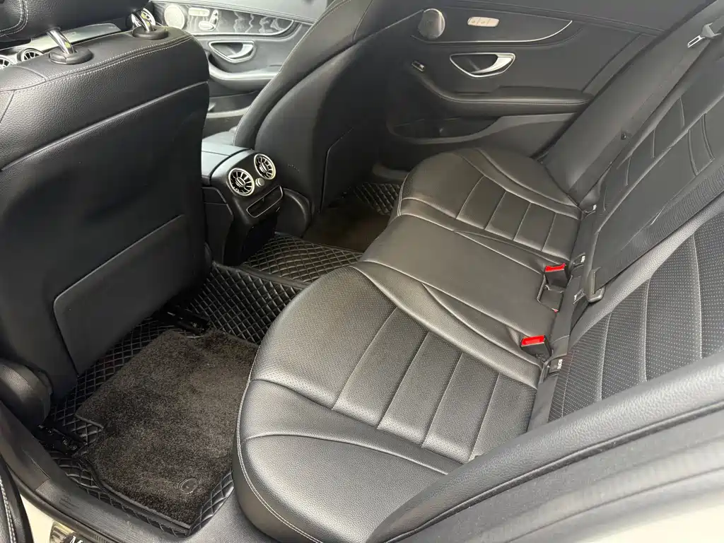 Mercedes-Benz C-Class 2019 — фото 16