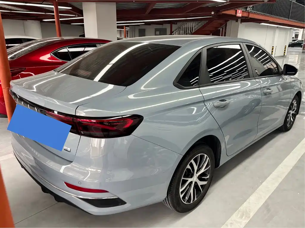 Geely Emgrand 2025 — фото 16
