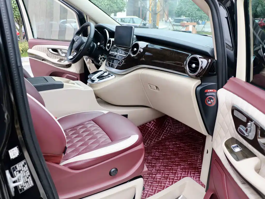 Mercedes-Benz V-Class 2019 — фото 12