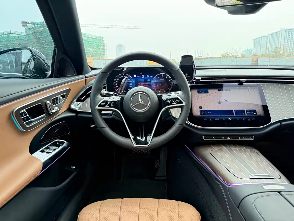 Mercedes-Benz E-Class 2024 — фото 17