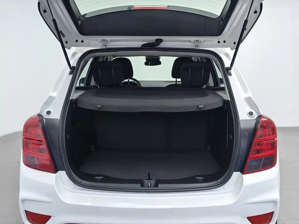 Chevrolet Trax 2017 — фото 16