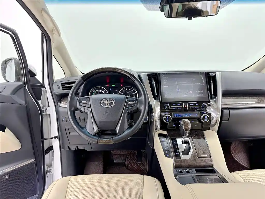 Toyota Vellfire 2022 — фото 12