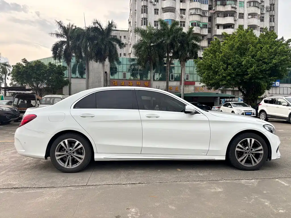 Mercedes-Benz C-Class 2018 — фото 7