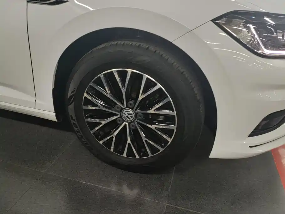 Volkswagen Sagitar 2020