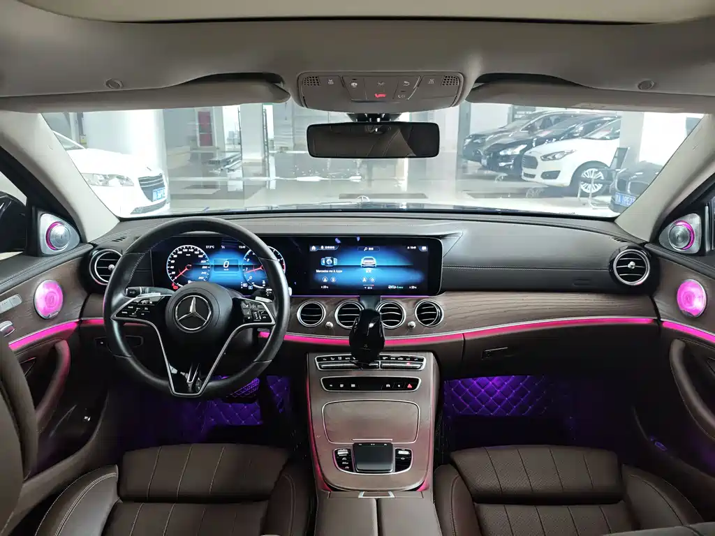 Mercedes-Benz E-Class 2022 — фото 11