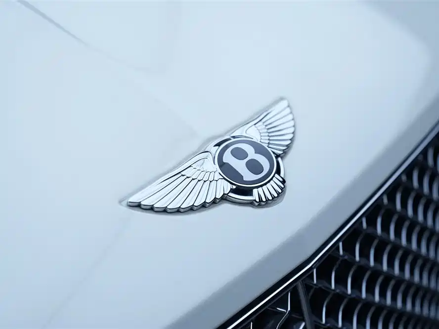 Bentley Bentayga 2020 — фото 12