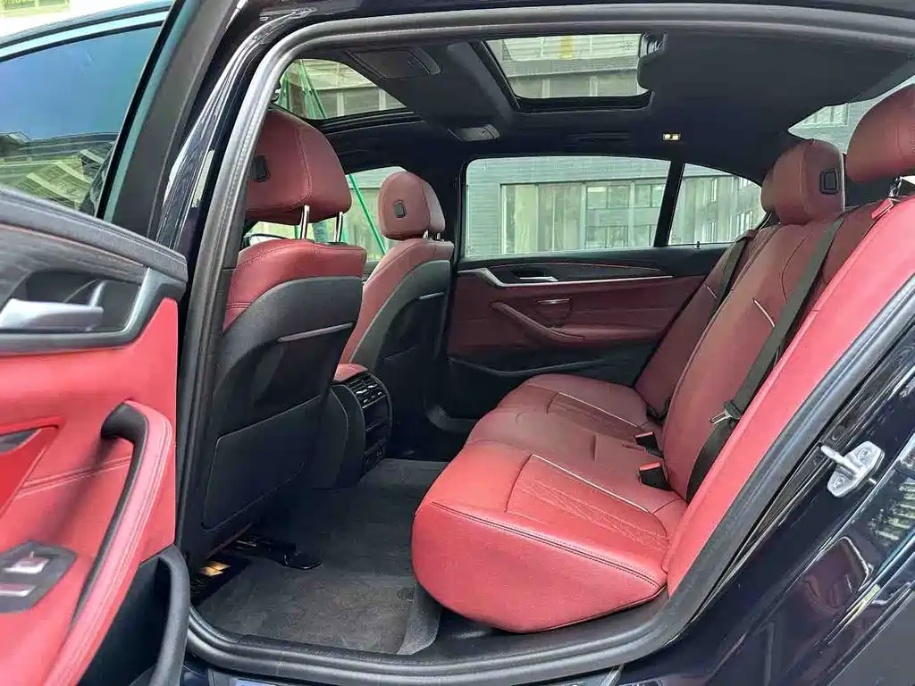 BMW 5 Series 2021