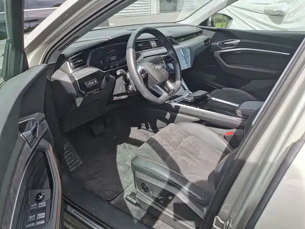 Audi e-tron 2025
