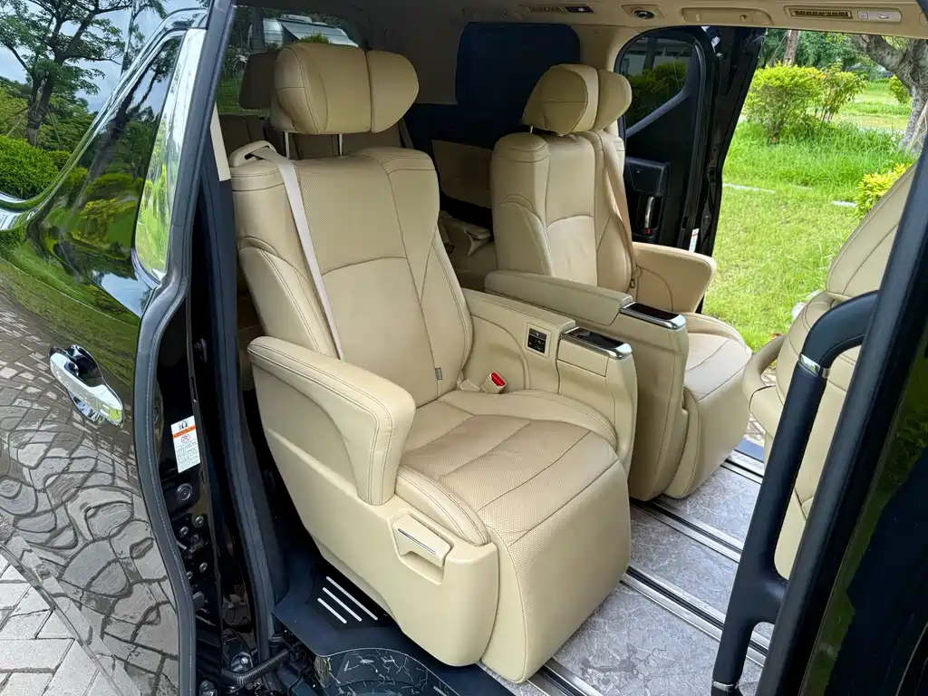 Toyota Alphard 2019 — фото 12