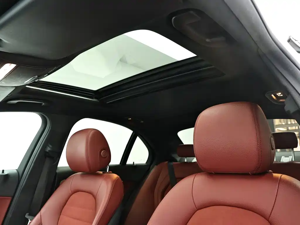 Mercedes-Benz C-Class 2019 — фото 12