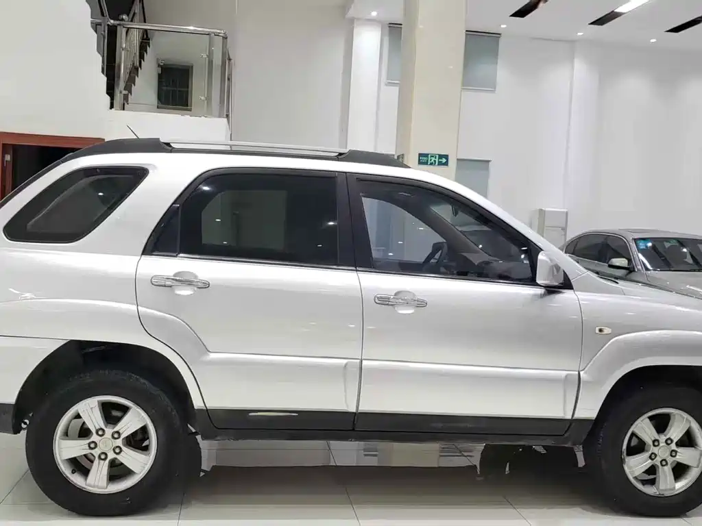 Kia Sportage 2008 — фото 12