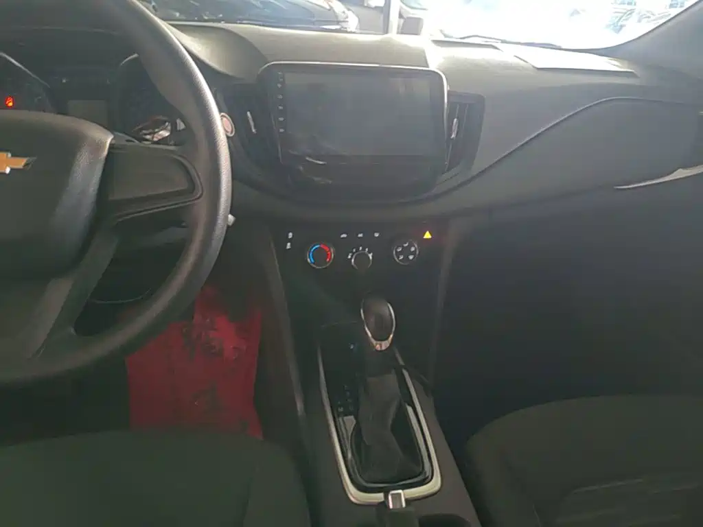 Chevrolet Cavalier 2018 — фото 13