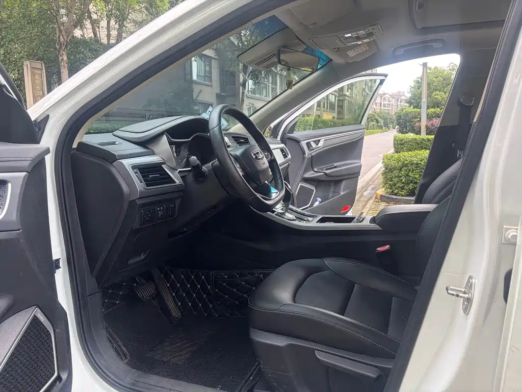 Geely Emgrand GL 2020 — фото 14