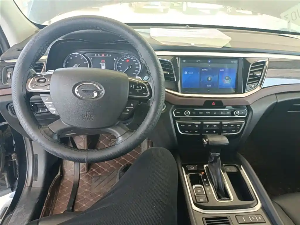 GAC Motor Trumpchi GS8 2017 — фото 10