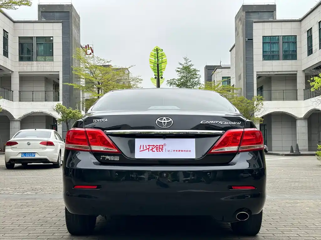 Toyota Camry 2016 — фото 8