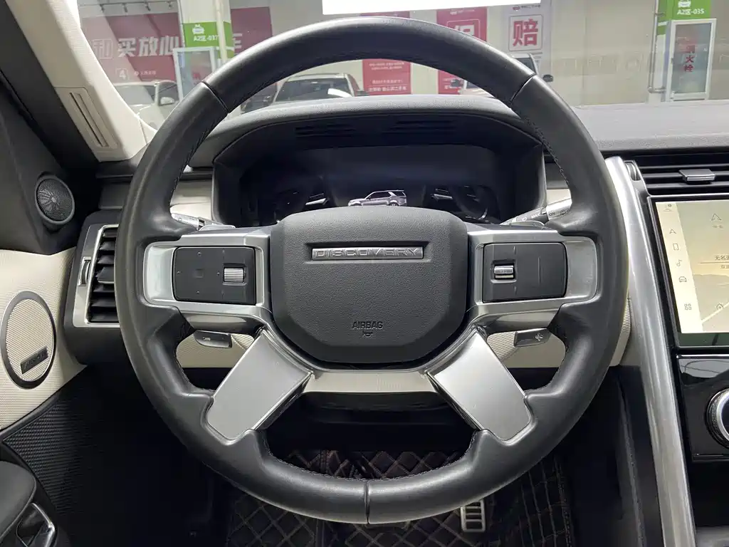 Land Rover Discovery 2021 — фото 11